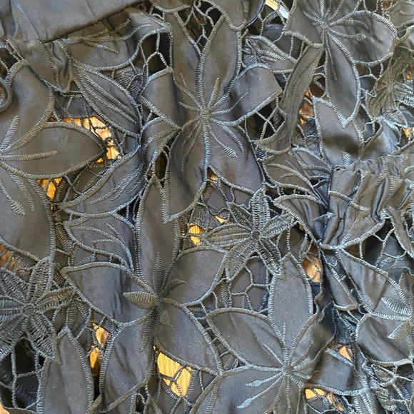 Meet me in Bali black lace romper - Picture 8 of 13